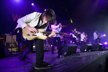 写真は「WOMAD UK 2012」での東京スカパラダイスオーケストラのライブの模様（撮影：仁礼博）。