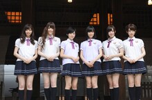 乃木坂46七福神の6名（風邪で欠席の星野みなみを除く）。