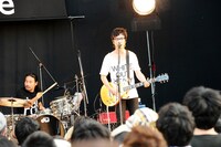 「QURULI FREE LIVE at YOYOGI 2012～everybody feels the same～」の模様。