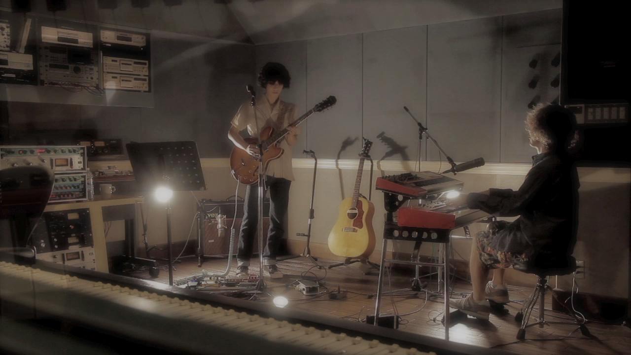 スタジオライブ「A ZIG/ZAG SHOW」の様子。