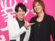 トーク収録時の西島隆弘（AAA）と三浦翔平。