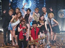 スタジオライブ収録時のAAAとピストルバルブ。