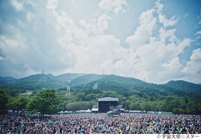 写真は「FUJI ROCK FESTIVAL '12」GREEN STAGEの様子。
