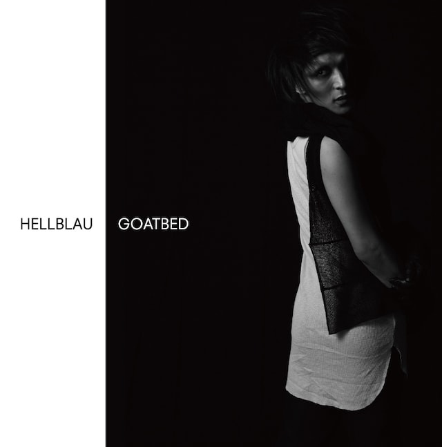 ミニアルバム「HELLBLAU」初回限定盤ジャケット