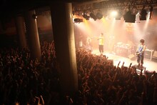 「OBLIVION DUST Live 2012 "6IX"」初日公演の様子。（Photo : JOHN CHEESEBURGER）