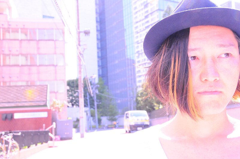 「須藤寿 GATALI ACOUSTIC SET book」には撮り下ろし写真も多数掲載。