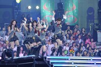 前田敦子がもっとも印象に残っているという2010年12月24日放送の「ミュージックステーション スーパーライブ 2010」より。 (C)テレビ朝日