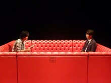 藤巻亮太（写真左）と後藤輝基（右）。