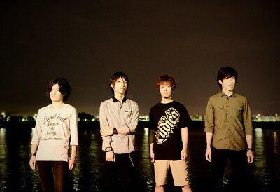 knotlamp（KEITは左から2番目）