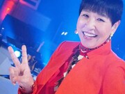 和田アキ子「今夜は夢でも見ましょうか」収録時のオフショット。