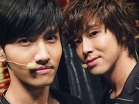 東方神起「ANDROID」収録時のオフショット。