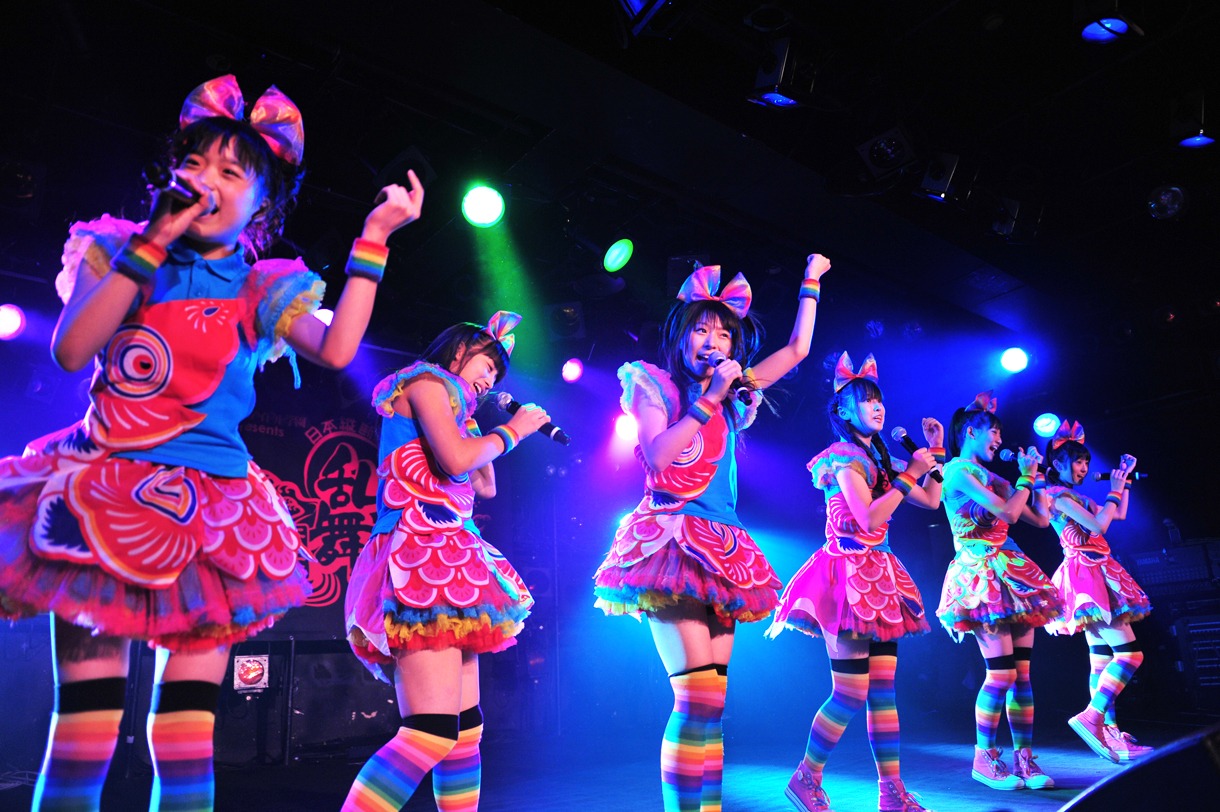 「HMV アイドル学園 presents『日本縦断アイドル乱舞 2012』」名古屋CLUB QUATTRO公演より。