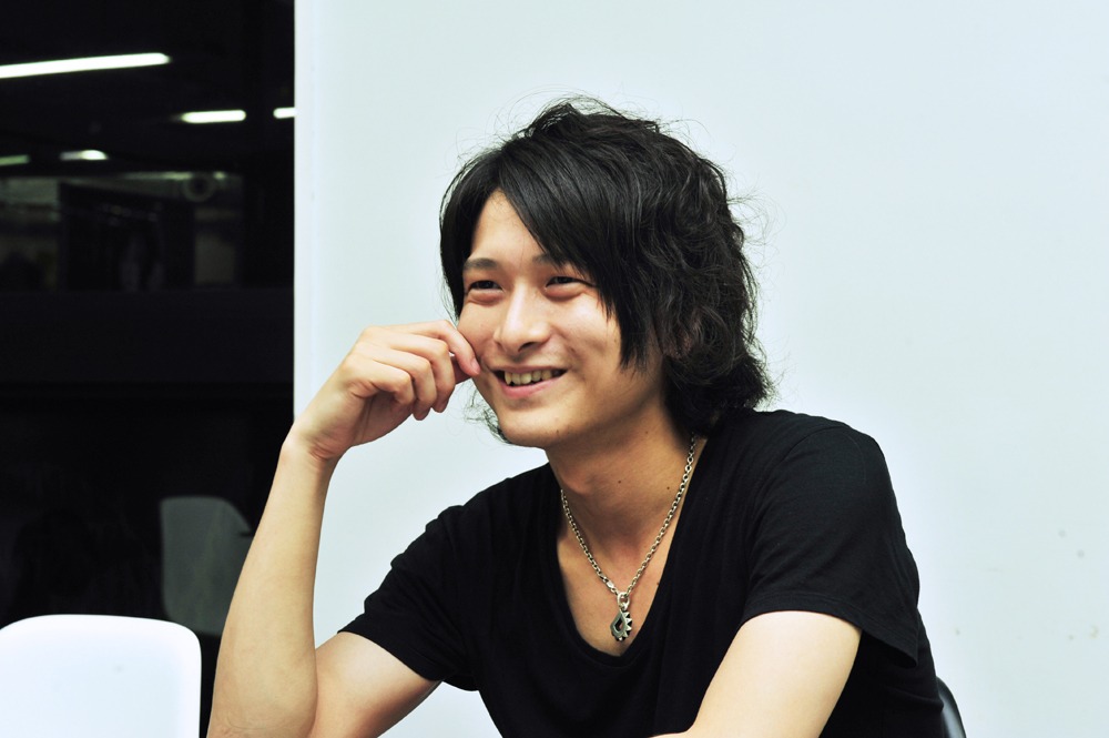 ナタリーPower PushではJAWEYE「STARGAZER」のリリースを記念して、フロントマン上田浩平（Vo,G）の単独インタビューを公開中。
