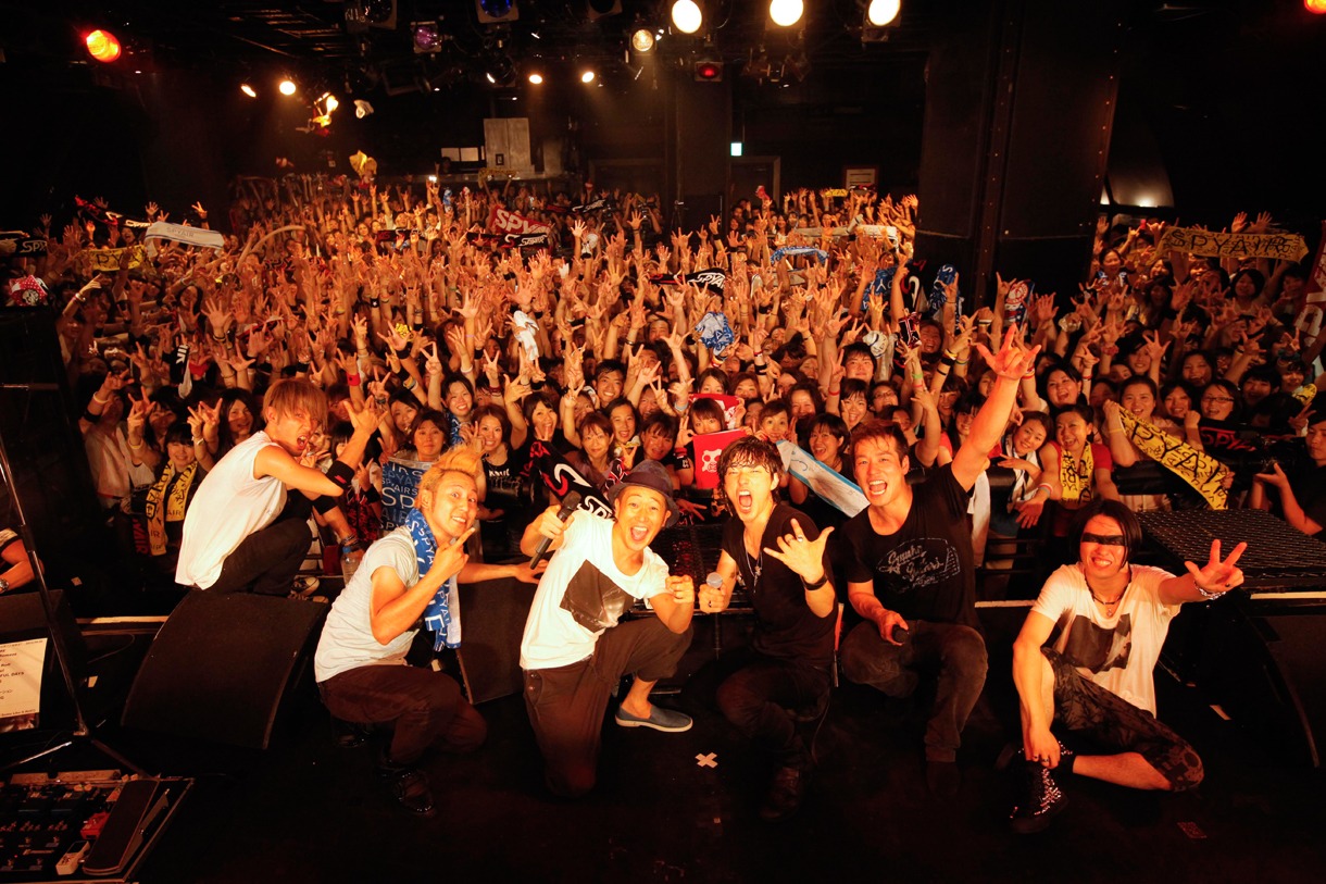9日のSEAMOとSPYAIRの記念撮影。