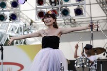 2012年8月開催の「WORLD HAPPINESS 2012」に出演した坂本美雨。