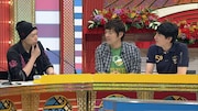 左はゲストの大槻ケンヂ。右は司会の博多華丸・大吉。