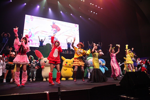 ももいろクローバーZが歌う「みてみて☆こっちっち」で会場全体がひとつに。