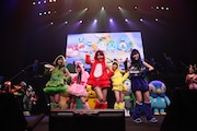 ももクロはポケモン仕様の衣装で登場。