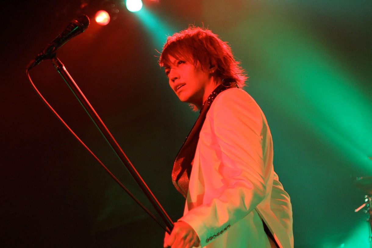 写真は昨日8月15日のライブの模様。