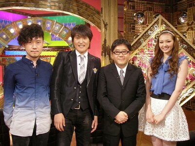 「音楽ヒミツ情報機関 MI6」収録時の様子。写真左から蔦谷好位置、千原ジュニア、秋元康、ニコル。