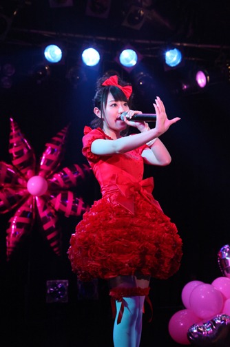 写真は「小倉唯BIRTHDAY SPECIALミニライブ～SEVENTEEN!～」より。