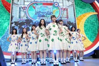 「涙がまだ悲しみだった頃」を披露する乃木坂46アンダーメンバー。