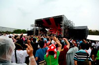 写真は8月18日の「SUMMER SONIC 2012」大阪公演の様子。courtesy of SUMMER SONIC 2012 / 撮影：大月信彦