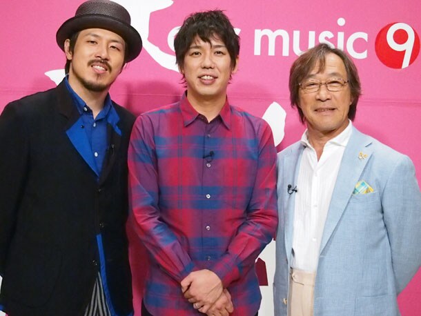 トーク収録後のスキマスイッチと武田鉄矢。