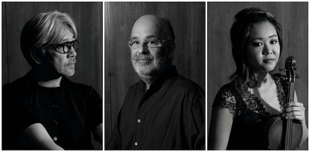 左から、坂本龍一、ジャキス・モレレンバウム、ジュディ・カン。