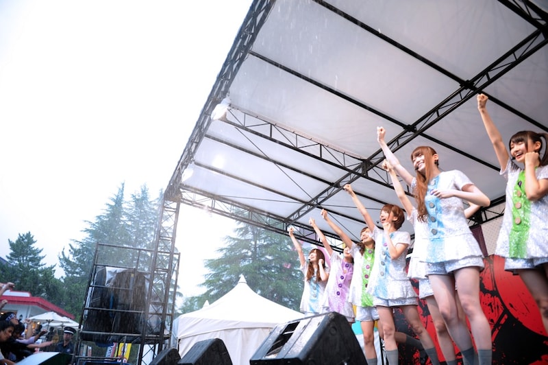 豪雨の中スタートしたスペシャルイベントの様子。