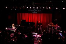 「矢野顕子トリオ featuring ウィル・リー and クリス・パーカー」ブルーノート東京公演の模様（写真は18日公演）。（撮影：佐藤拓央）