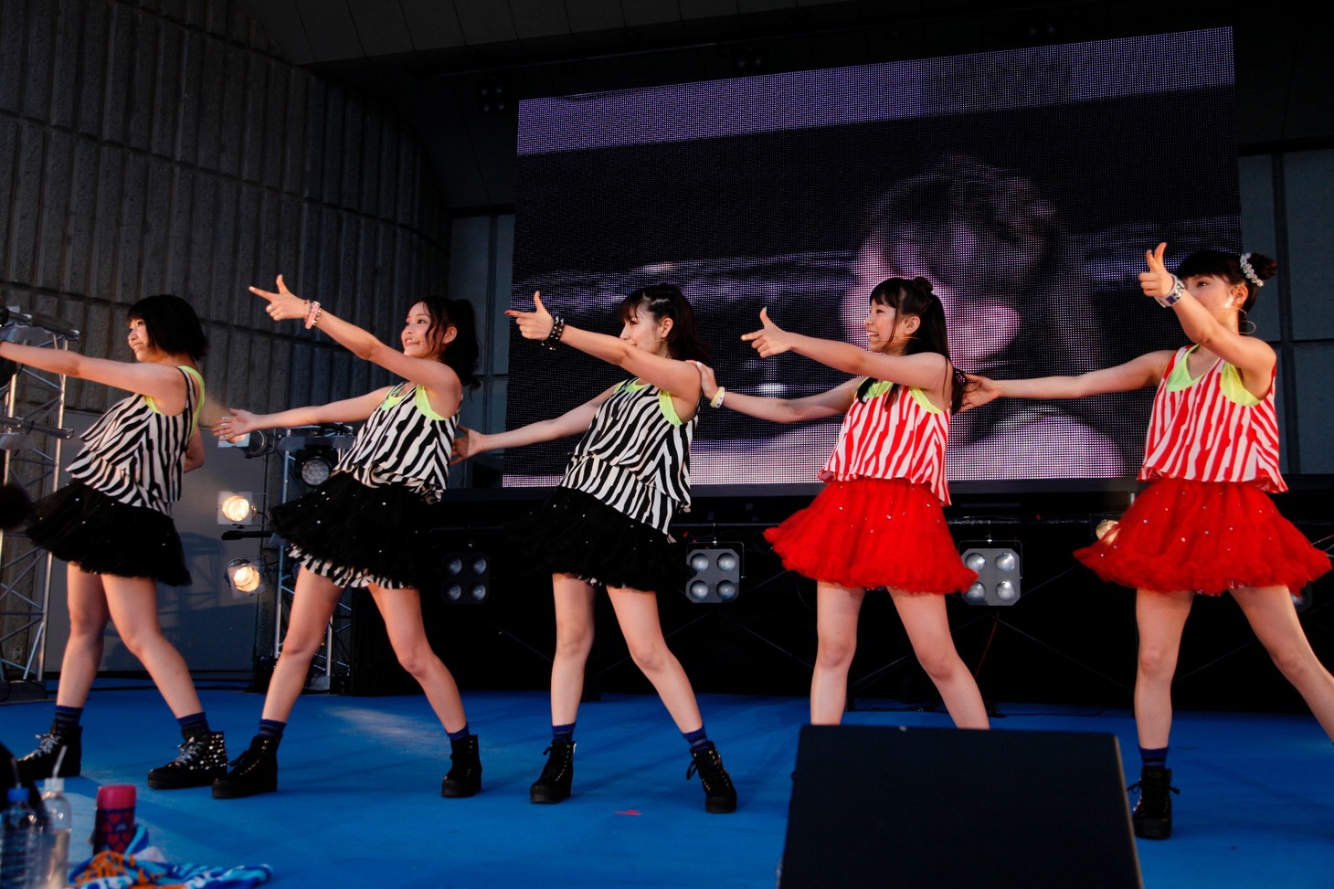 写真は8月19日に東京・日比谷野外大音楽堂で開催された「野音の9nine」の模様。
