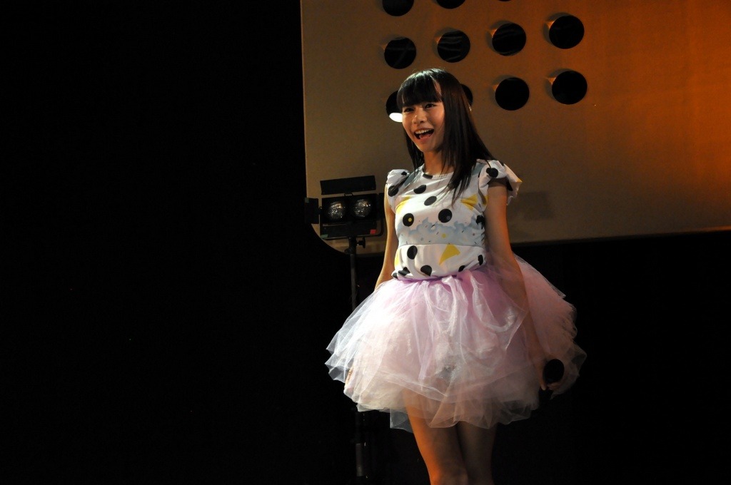 写真は8月18日に渋谷duo MUSIC EXCHANGEで行われた定期ライブより、庄司芽生。