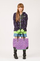 「EVA×mmts ロンギヌスの槍刺繍バッグ」。パープル、レッド、ピンクの3種類がある。