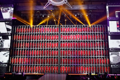 コンサートオープニングの様子。 (C)AKS