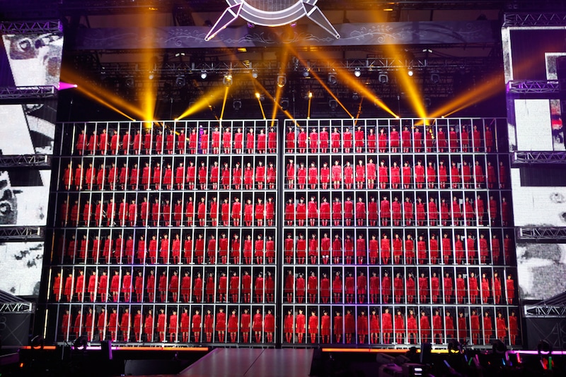 コンサートオープニングの様子。 (C)AKS