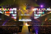 「PARTYが始まるよ」を歌うAKB48初期メンバー。 (C)AKS