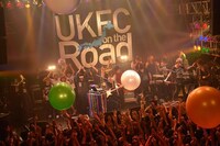 the telephonesのステージにこの日の全出演者が集結した。（Photo by 古溪一道）