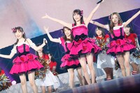 「アイドルなんて呼ばないで」を歌う前田敦子、大島優子、小嶋陽菜、板野友美（写真は8月26日公演より）。 (C)AKS