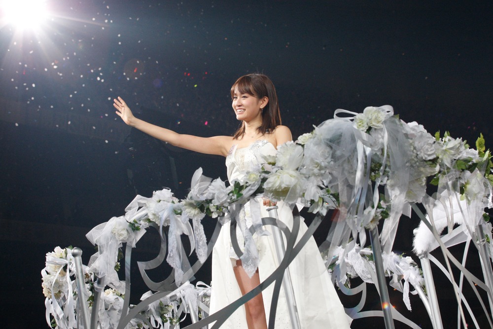 前田敦子（写真は8月26日公演より）。 (C)AKS