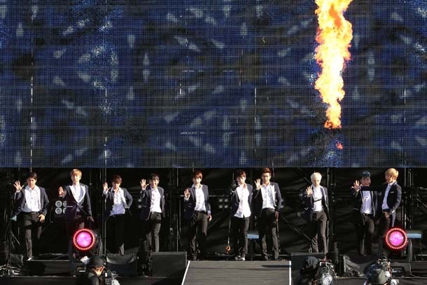 SUPER JUNIOR