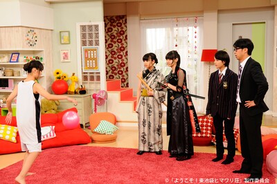 「ようこそ！東池袋ヒマワリ荘」第8話「男役はつらいよ！」のワンシーン。