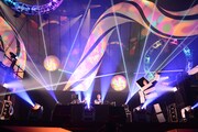 電気グルーヴのライブの様子。左はサポートの牛尾憲輔（agraph）。（撮影：成瀬正規）