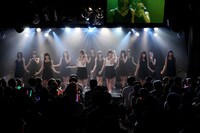 「鳥は青い空の涯を知らない」を初披露するSKE48紅組。 (C)AKS