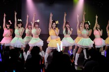 「PARTYが始まるよ」を歌うSKE48 1期生。 (C)AKS