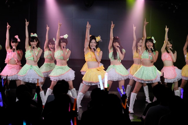 「PARTYが始まるよ」を歌うSKE48 1期生。 (C)AKS