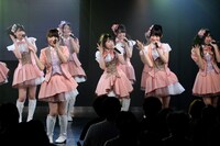 「逆上がり」を披露するSKE48チームE。 (C)AKS