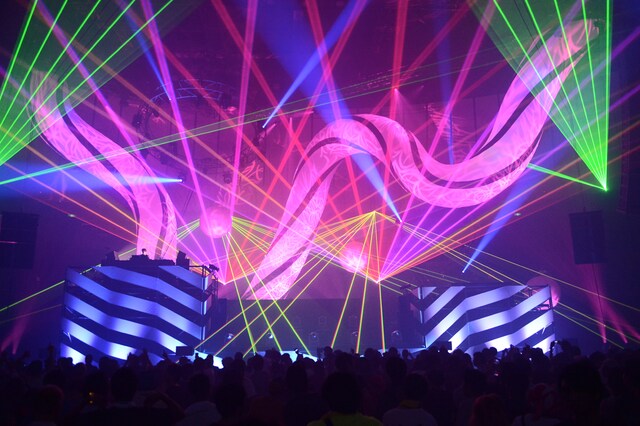 「WIRE12」メインフロア全景（撮影：成瀬正規）