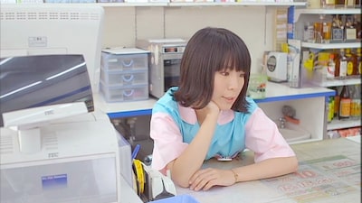 メジャーデビュー前にコンビニで働いていたという橋本絵莉子。