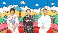 写真左から前田有紀、板野友美、あびる優。 (C)テレビ朝日